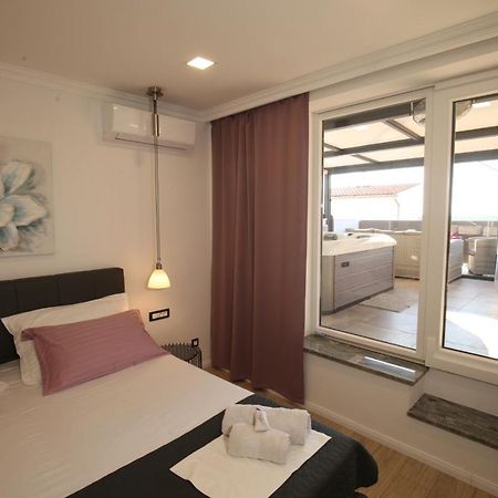 Luxurious Seaview Apartment Σίμπενικ Εξωτερικό φωτογραφία