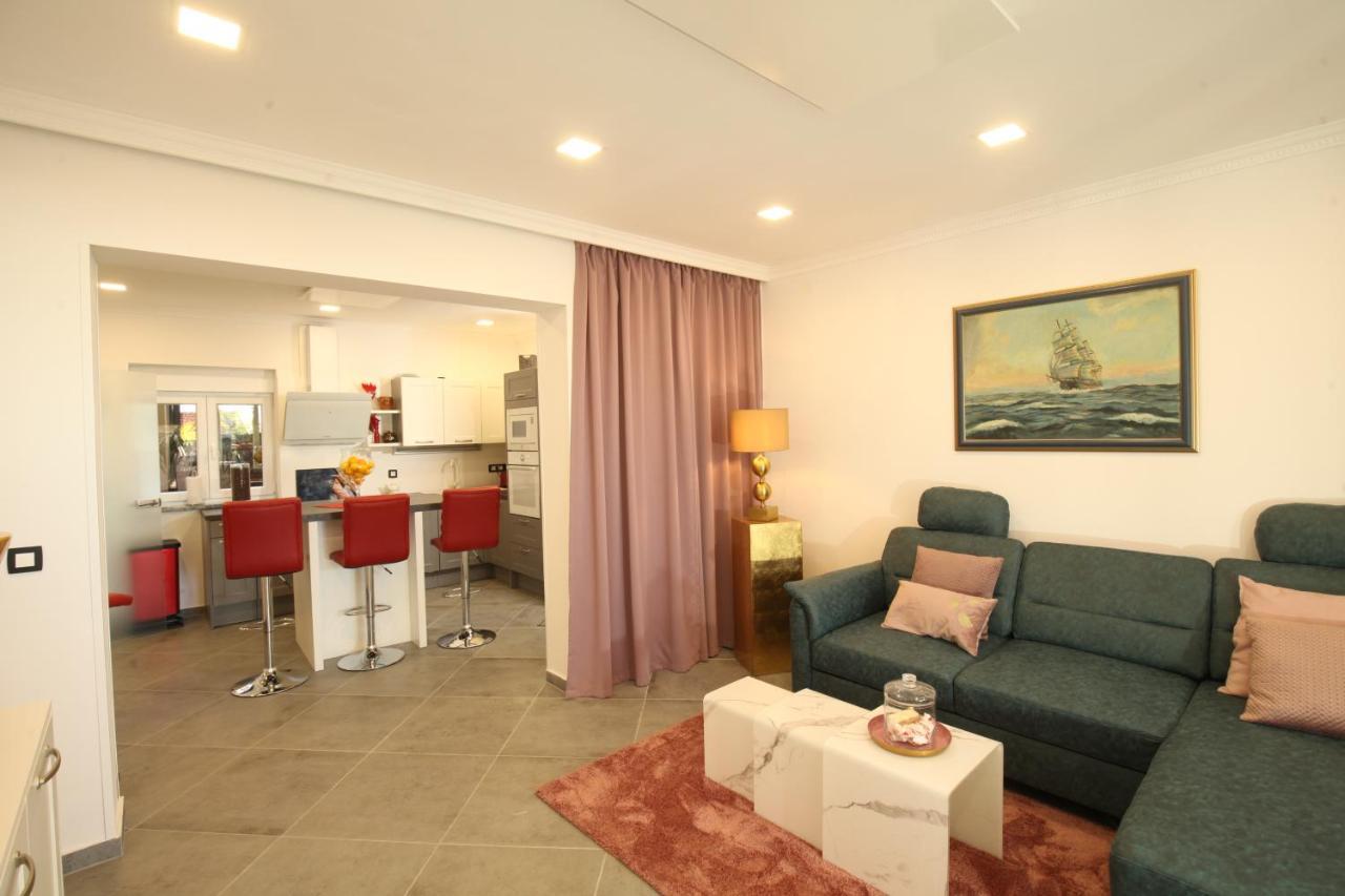 Luxurious Seaview Apartment Σίμπενικ Εξωτερικό φωτογραφία