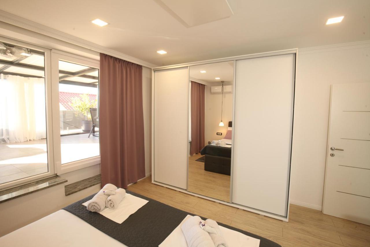 Luxurious Seaview Apartment Σίμπενικ Εξωτερικό φωτογραφία