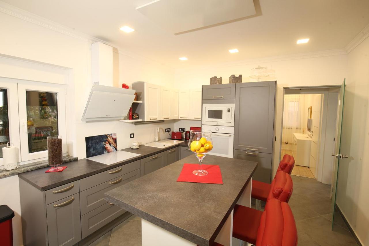 Luxurious Seaview Apartment Σίμπενικ Εξωτερικό φωτογραφία