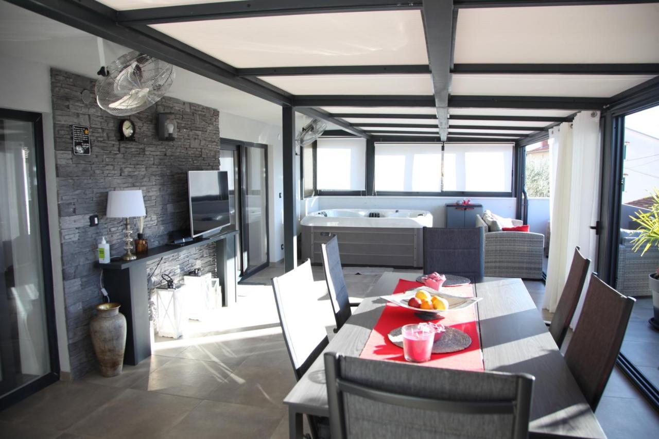 Luxurious Seaview Apartment Σίμπενικ Εξωτερικό φωτογραφία